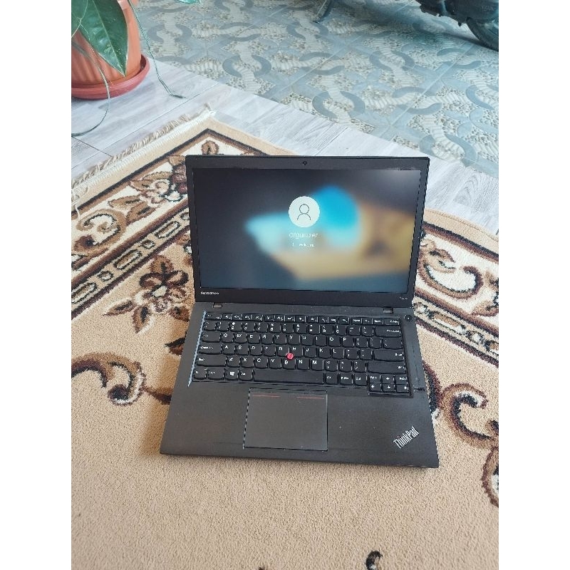 laptop thinkpad t440s core i5 gen 4 ram 8gb SSD 128gb layar 14inch