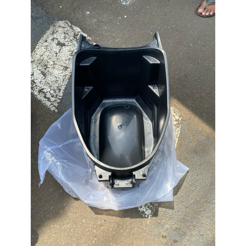 Box bagasi Vario 125/150 Led old 2015-2017
