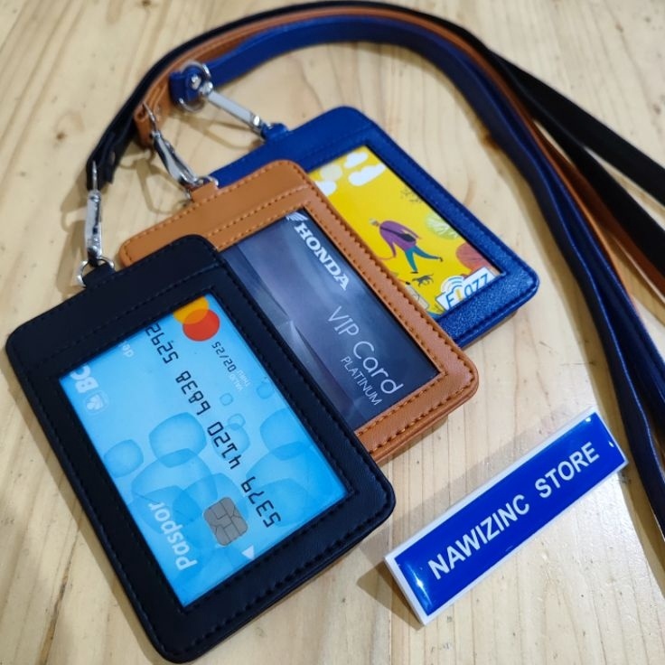 

GANTUNGAN ID CARD KULIT SINTETIS 3 SLOT KARTU DENGAN TALI
