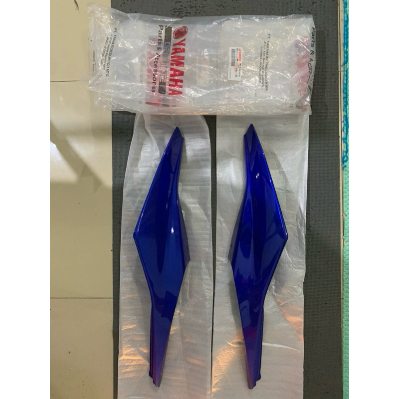body belakang r15v2 original biru movistar