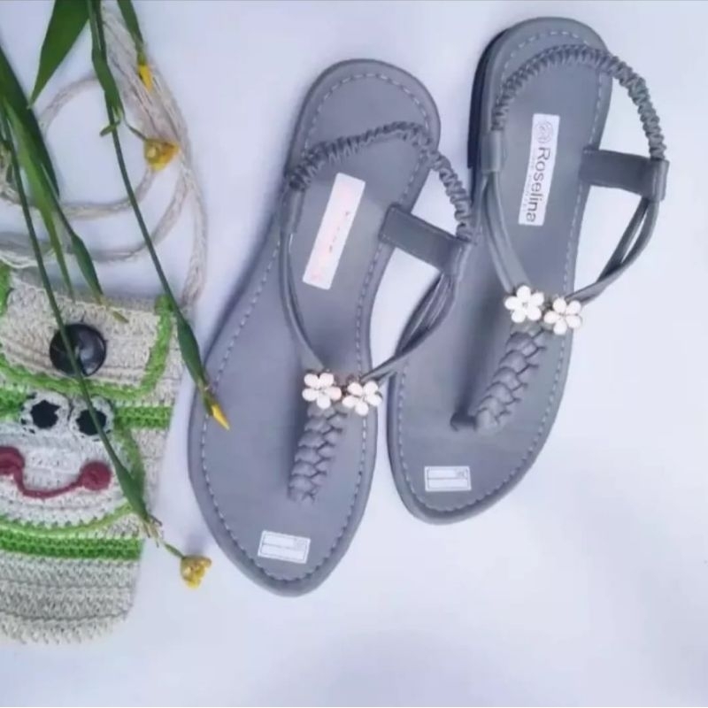 sandal tali wanita motip kepang