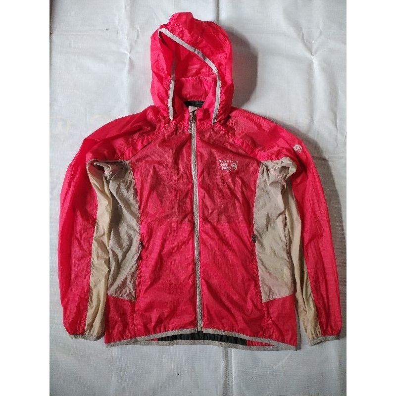 jaket running mhw merah