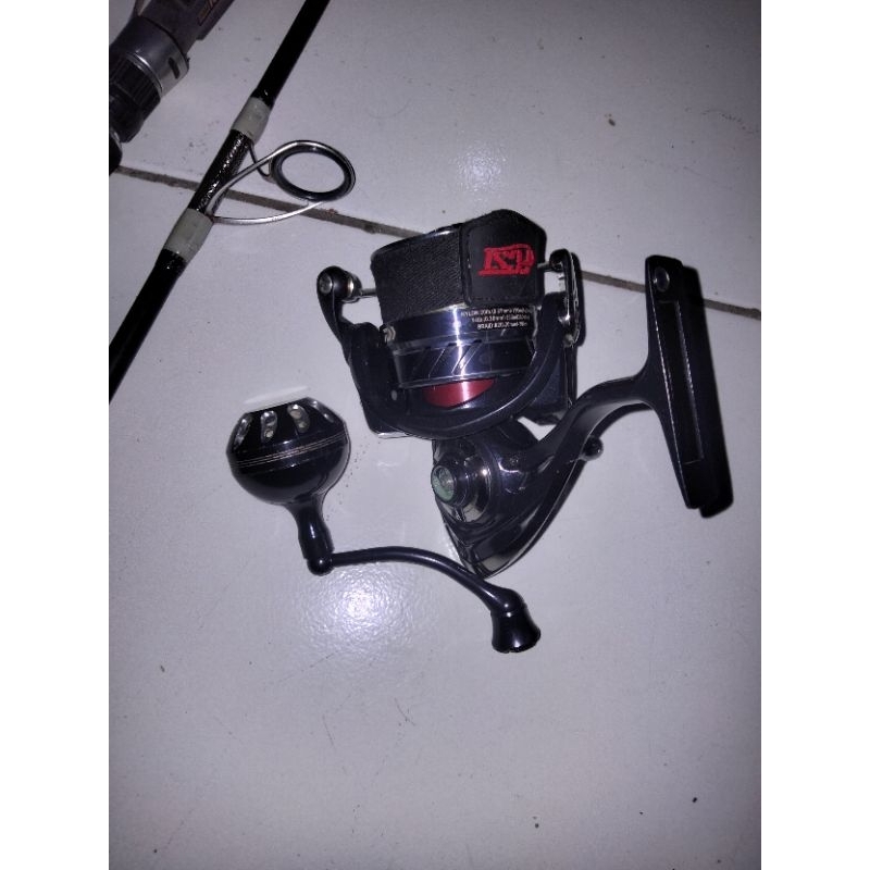 joran bobara pe 2-3 ril daiwa revlos lt tg5000 plus pe falcon pe 3 panjang 250mter hendel udah gomek