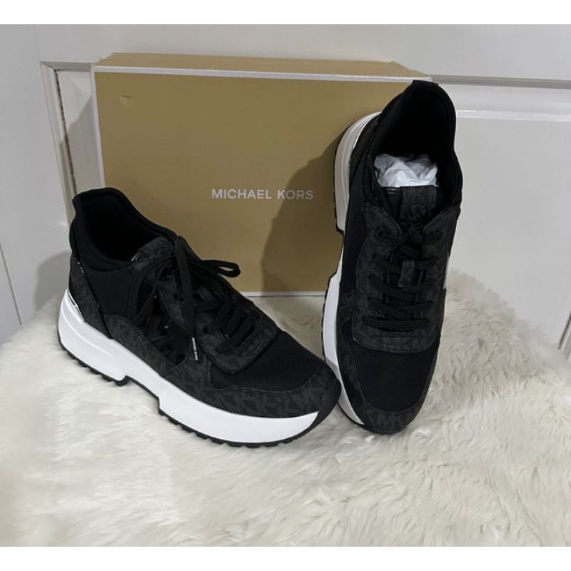 Sepatu Original MK Muse trainer