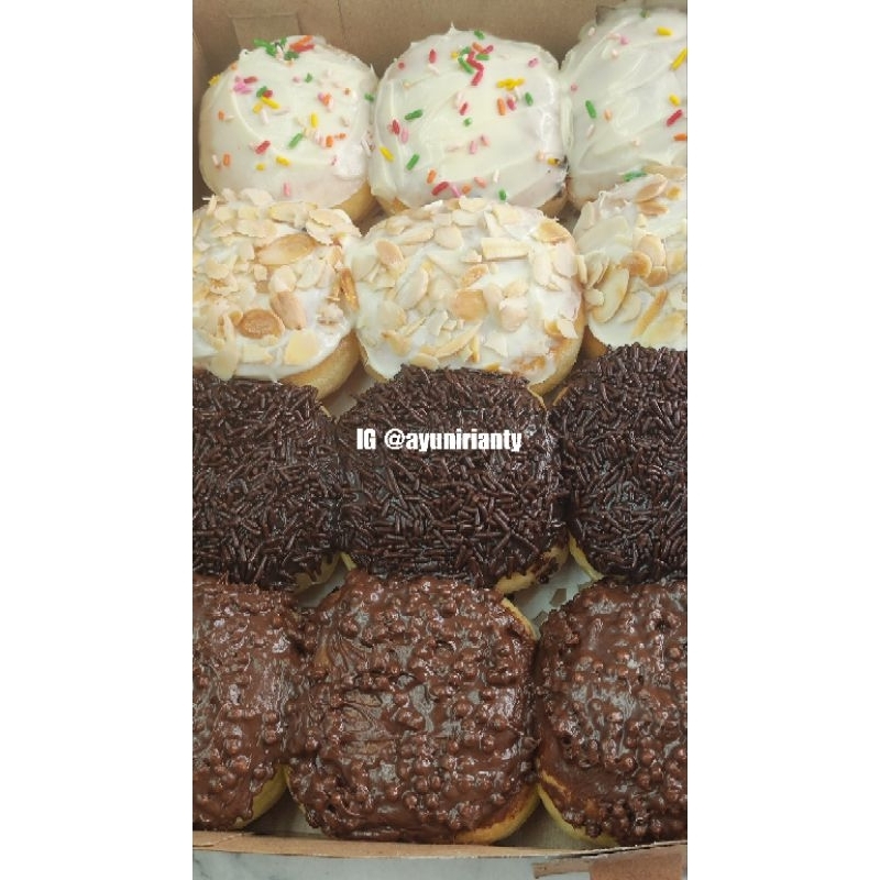 

Donat Mini isi 12, Pesan hari ini di kirim besok