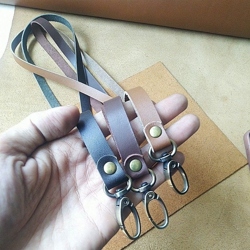 

Tali Lanyard Id Card Kulit Asli Universal Kalung Name Tag/Pave/Tas Hp Dll