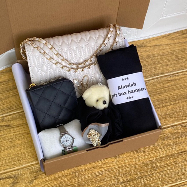 HAMPERS TAS SELEMPANG HIJAB CEWEK KADO ULANG TAHUN KADO ANNIVERSARRY KADO WEDDING KADO GRADUATION KA