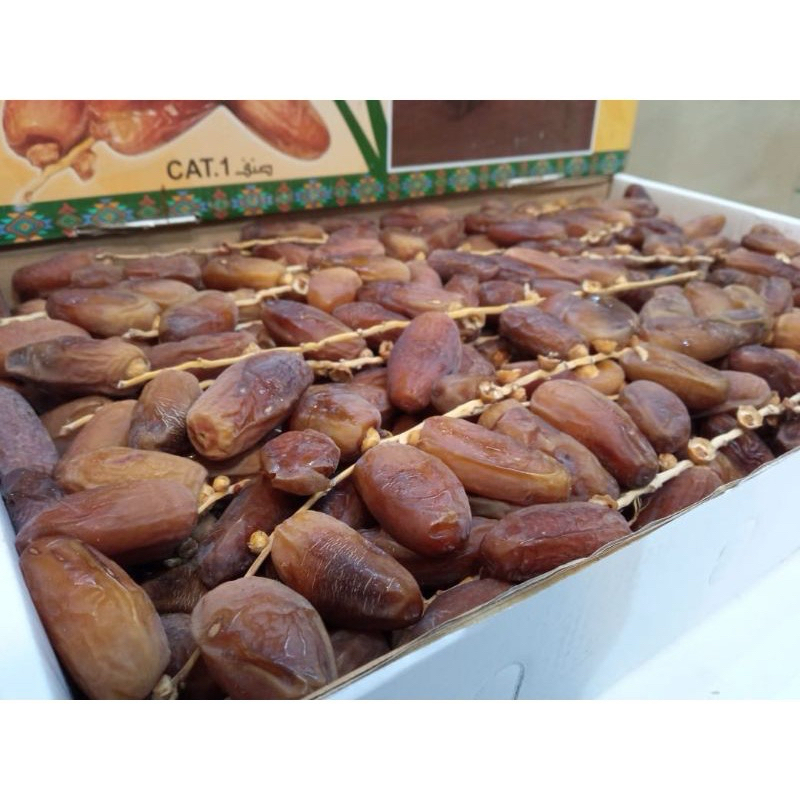 

Kurma Tunisia Tangkai 500gr Kurma Tangkai / Kurma Tunis Premium Quality