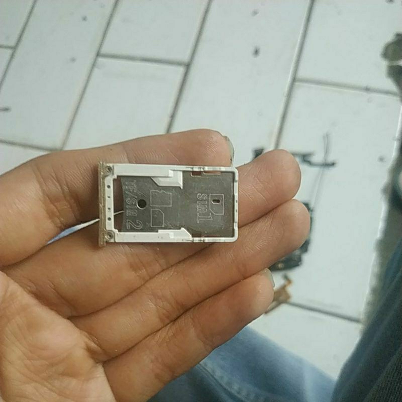 SIMTRAY BEKAS REDMI 4 PRADA