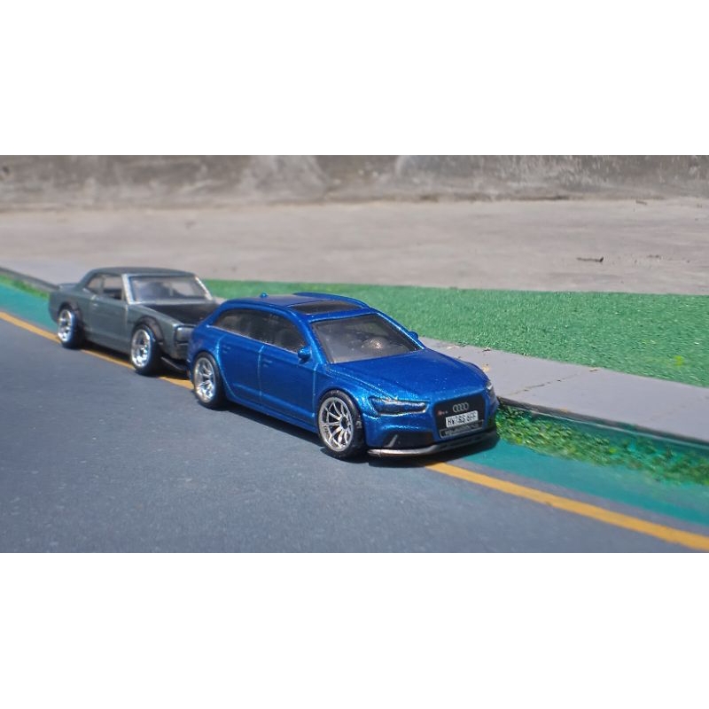 hw audi rs6 biru