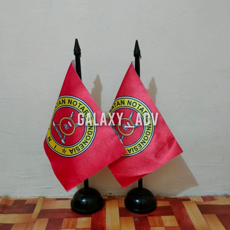 

tiang kayu+bendera meja NOTARIS