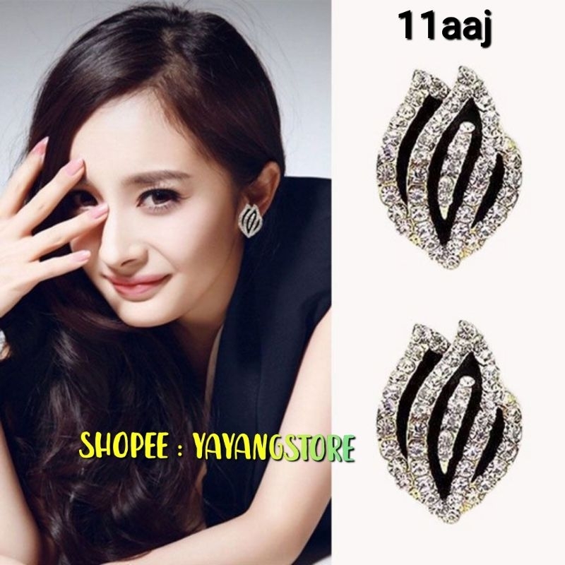 Anting Bunga Tulip Hitam Kristal / Anting Tusuk Pesta Korea Wanita