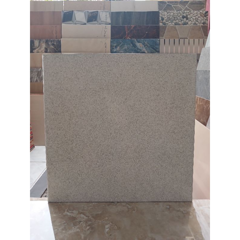 Keramik Lantai 40x40 motif marmer tarakan grey