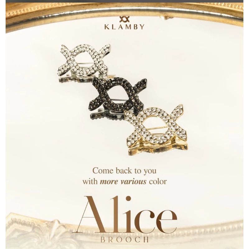 Alice Brooch Wearing Klamby