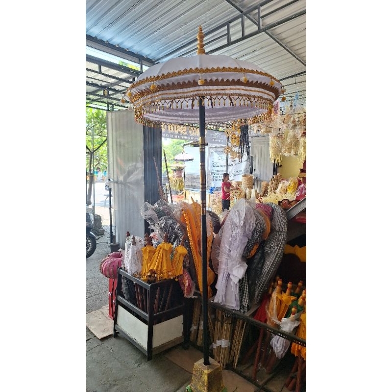 Payung/Tedung Agung khas Bali