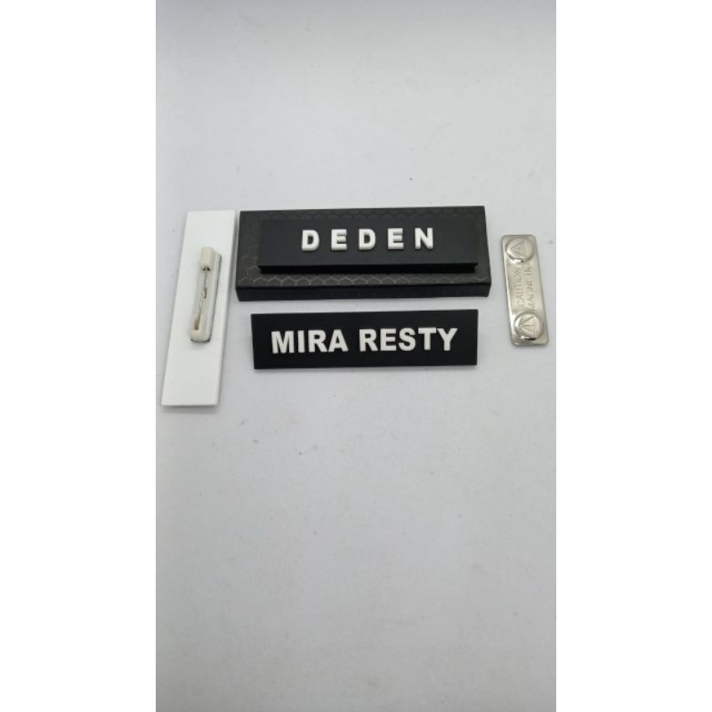 

Name Tag Timbul Pul Hitam