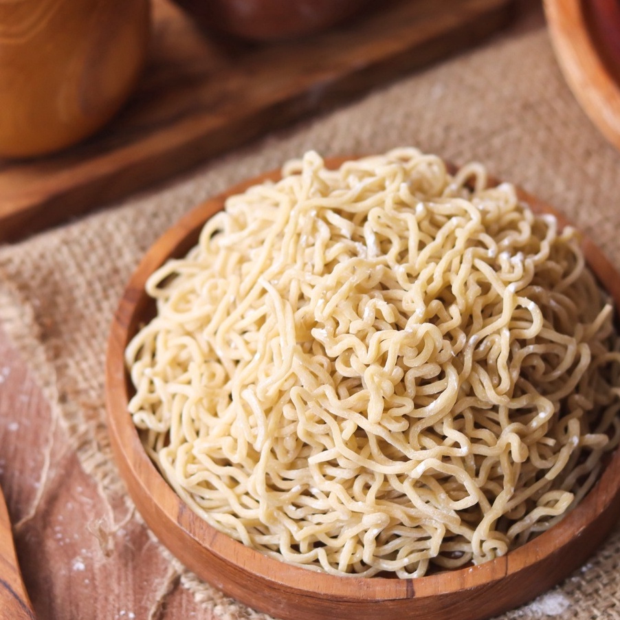 

modelTipe VXD826 Mie Mentah Sedang Homemade (Bakmie Ayam) 1KG / 1000 Gram / 10 Porsi Mangkok