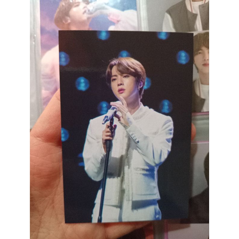 BTS - Jin pc pose 2 (dari mic badge hybe insight)