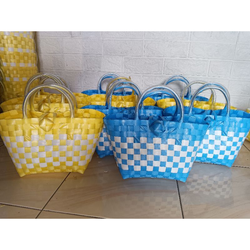 

Tas anyaman dan tas souvenir