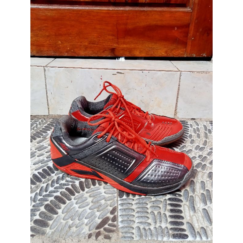 Sepatu badminton Li-Ning original size 43