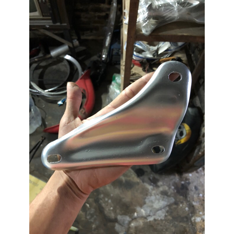 pangkon breket dudukan knalpot original c50 c70 c90 c700 c800