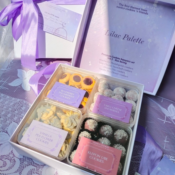 

Cookies Hampers hardbox (Lebaran, Natal, Imlek, Birthday) - Parsel Kue Kering Lilac Palette Vol.1 (Klepon Ubee, Taro Cheese Snowball, Blueberry Thumbprint, Vanilla Pea Flower) | Nanica Cookies and friends