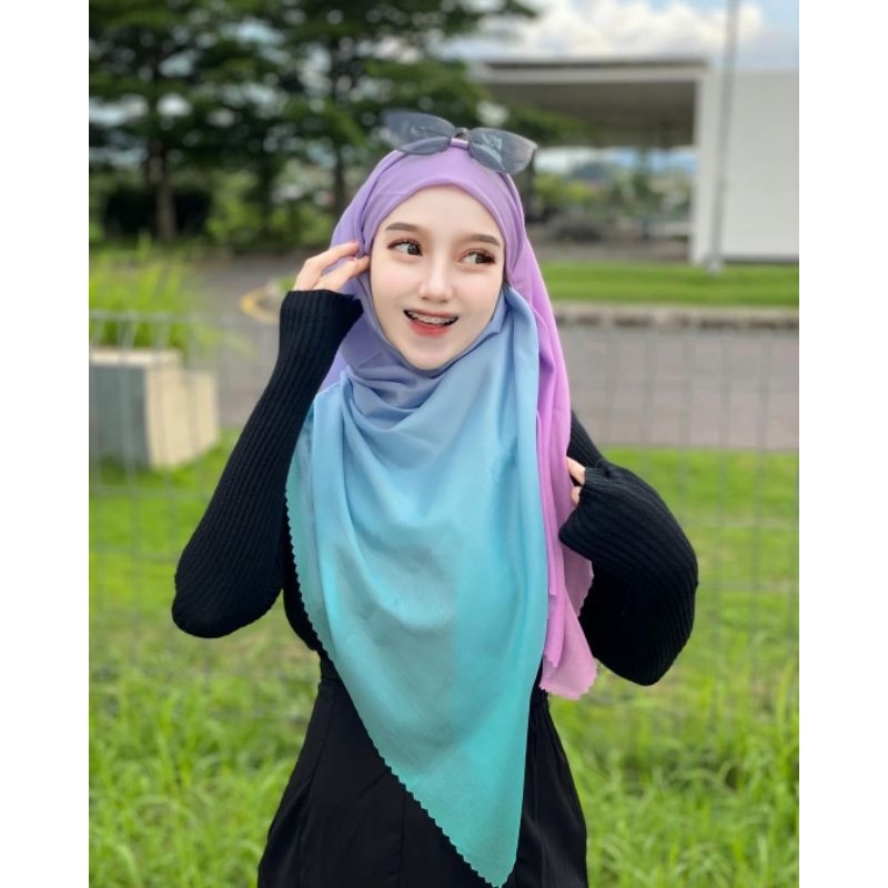 Hijab Voal Premium Segi Empat Arina Signature Scarf - Arina Gradation Signature Scarf - Hijab Gradas