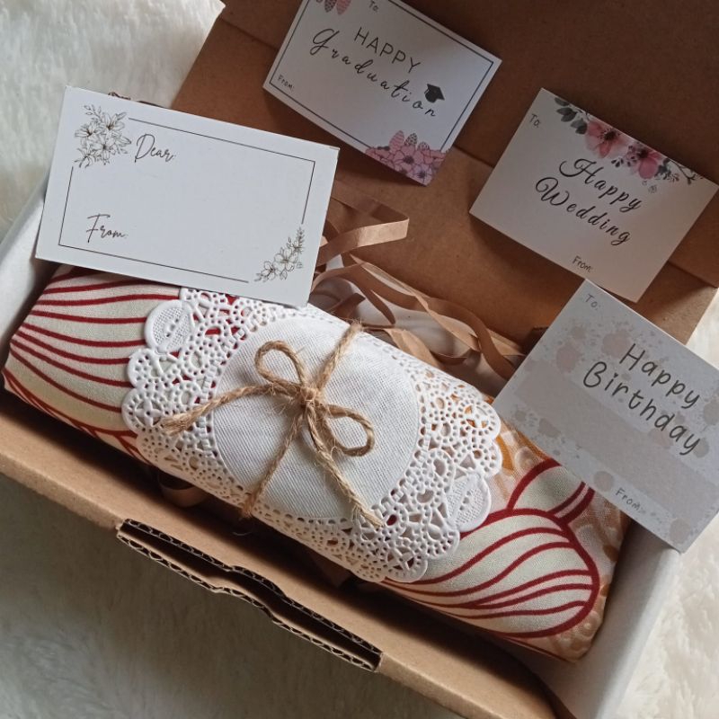 

HAMPERS HIJAB MOTIF | HAMPERS HIJAB GIFT BOX | HAMPERS HADIAH ULANG TAHUN WEDDING DLL FREE KARTU UCAPAN