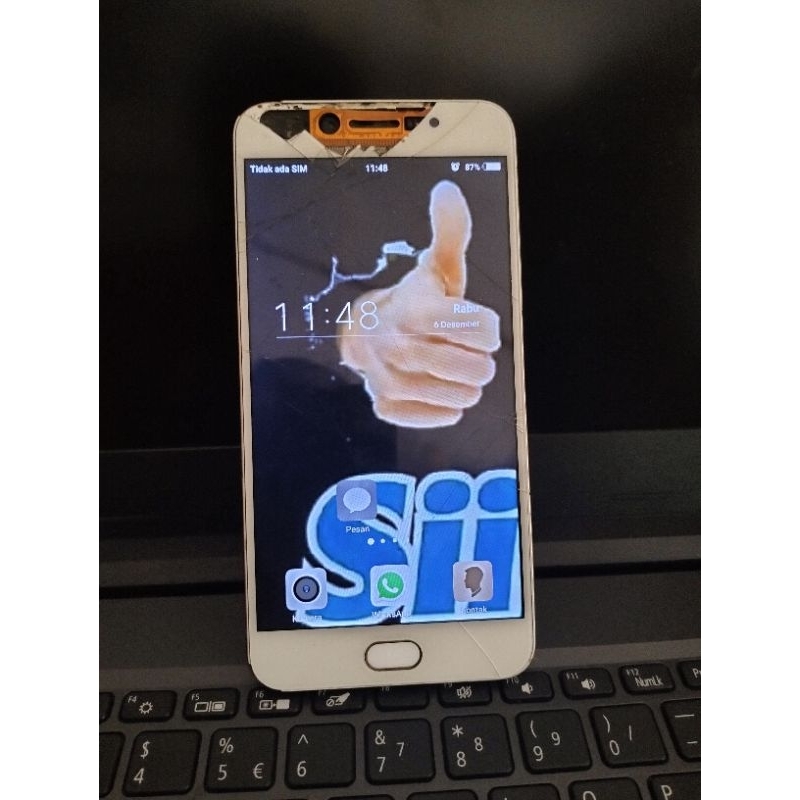 HP VIVO V5 ram 4GB ( minus layar retak )