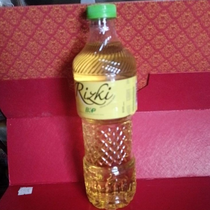 

Ready stock✦➫ minyak rizky 900 ml J94 ⁂