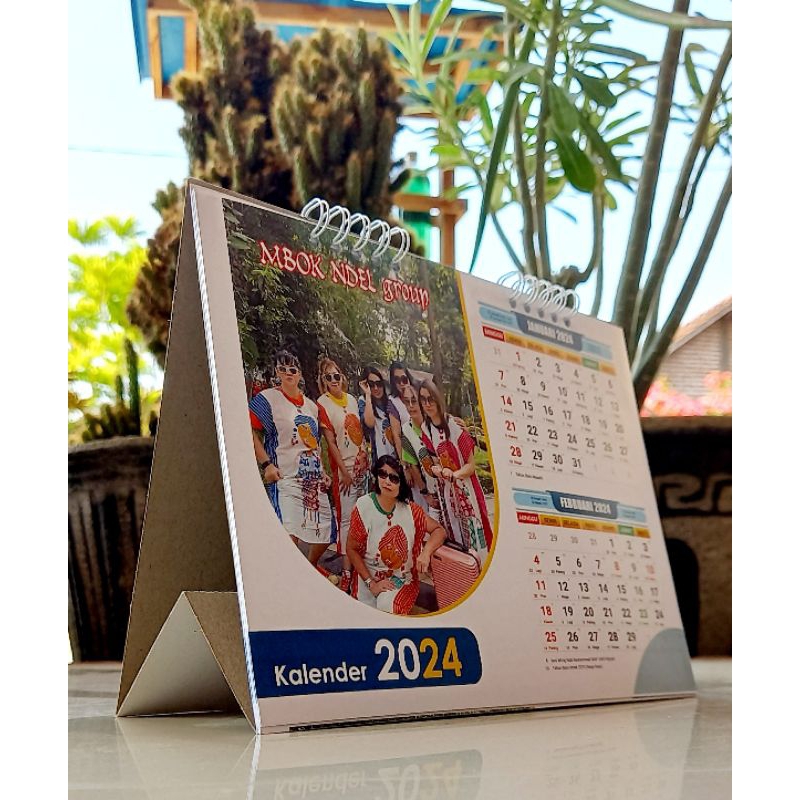 

KALENDER MEJA 15X21 CUSTOM FOTO