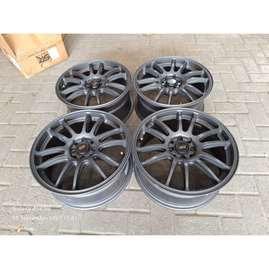 Velg Mobil Bekas Ring 17 EVOLUTION R17 Lebar 7,5 Lubang 4 ET42