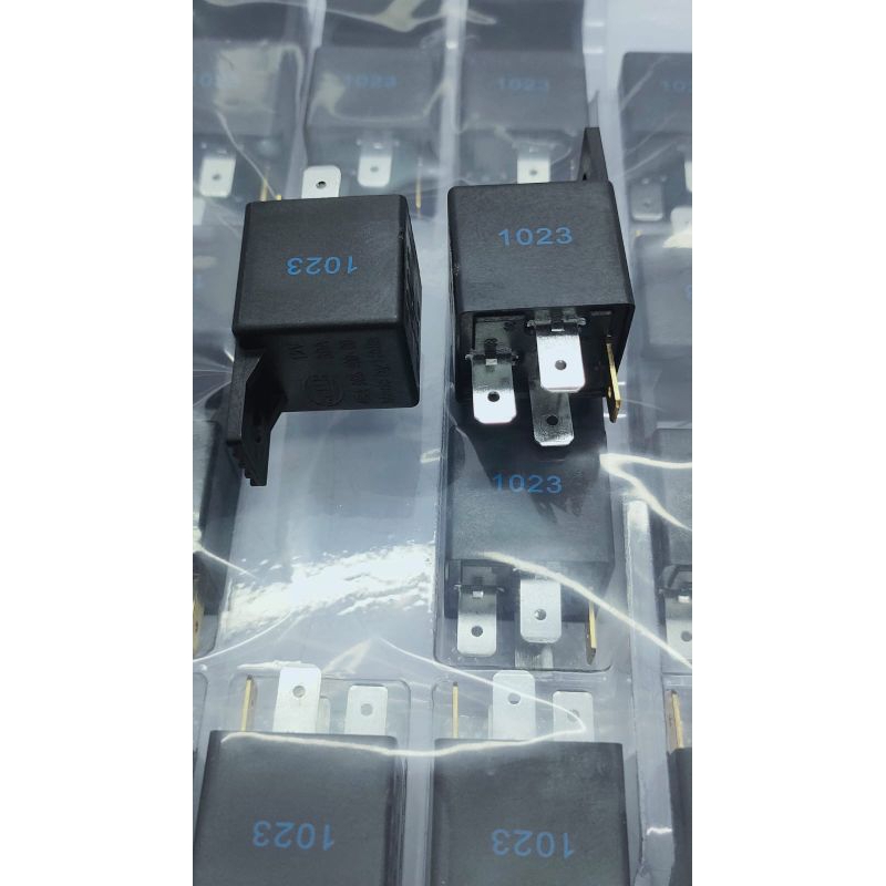 RELAY HELLA KAKI 4 12 VOLT 30 AMPERE RELAY KLAKSON RELAY LAMPU