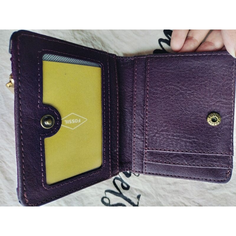 SALE . Dompet lipat kulit Defect .