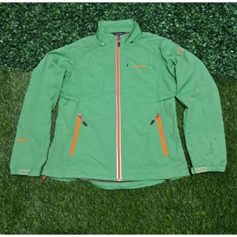 jaket outdoor Youngone