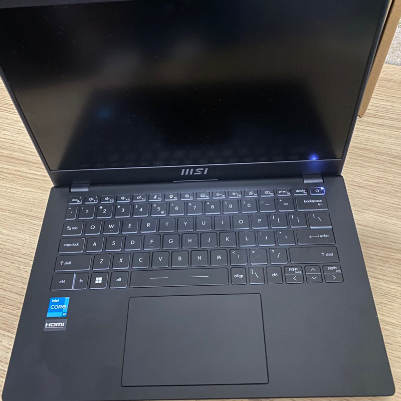 Laptop MSI Modern 14 C11M