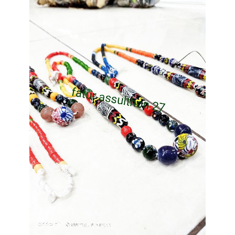 Kalung batu manik ethnik dayak kalimantan jumbo