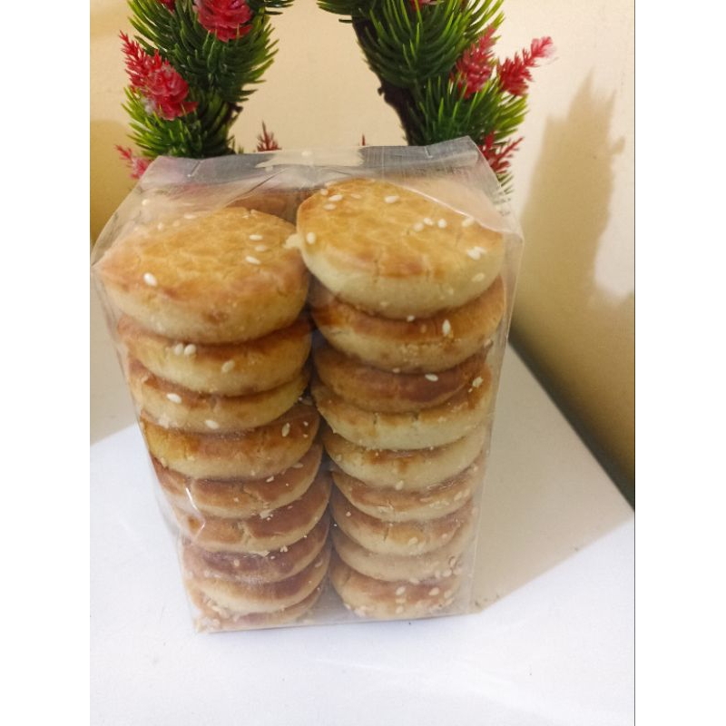 

KUE KACANG ISI 36 KEPING -+500GR ENAK GURIH"Sajikan kenikmatan di setiap moment istimewa dengan keharuman dan kelurahan kue kami yang begitu menggoda. Pesan sekarang, dan nikmati pengalaman kuliner yang memuaskan." ROTI KACANG WIJEN LAZIZ ENAK TOP MURAH