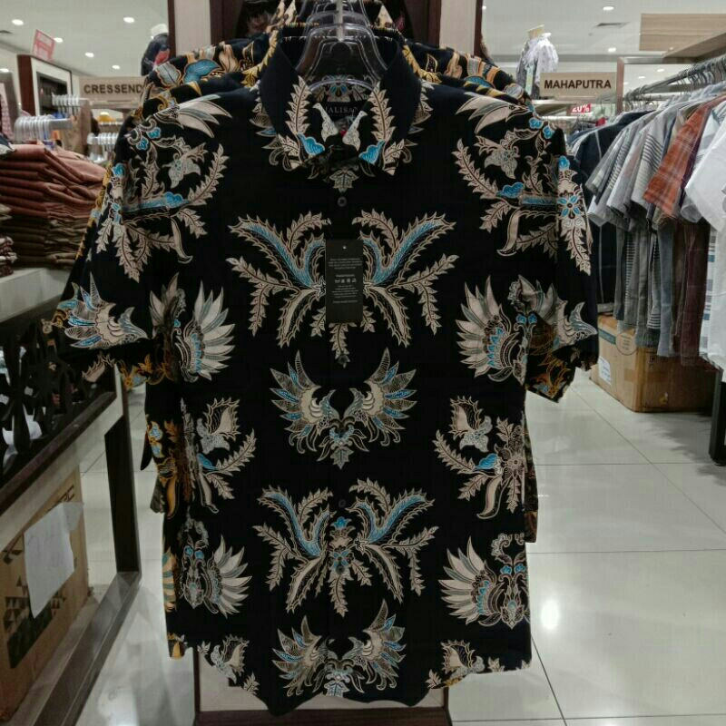 Alisan kemeja batik lengan pendek pria slimfit