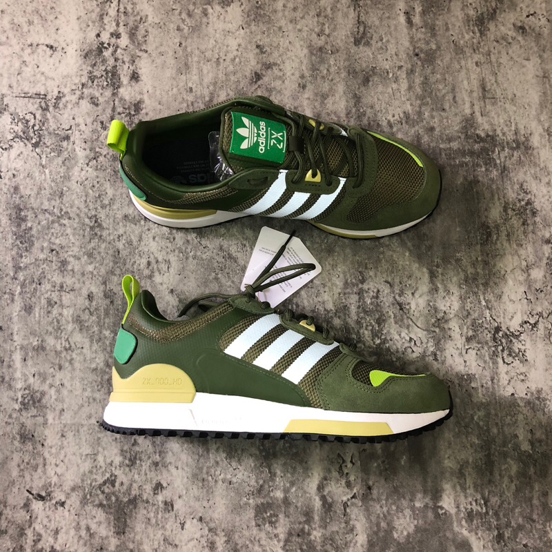 Adidas zx 700 sneakers