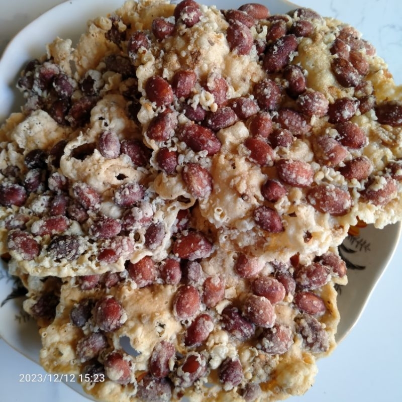 

peyek kacang Banyumas enak renyah banget