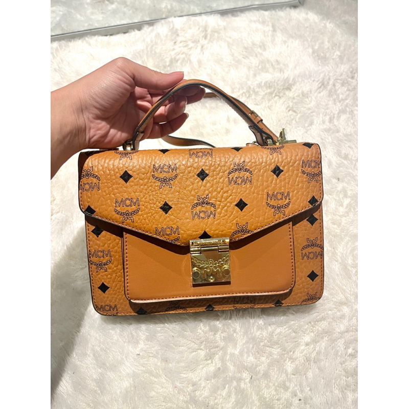 Mcm bag VVGC no defect / Tas wanita / preloved / tas kulit wanita / sling bag / diaper bag