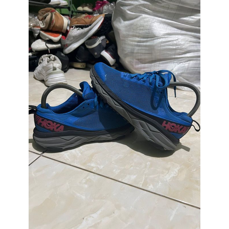 stinson ATR 5 sepatu HOKA second (sz 39,5)