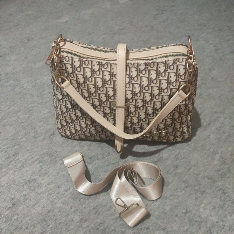 Tas dior kotak