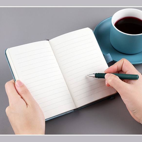 

[Whispers] Buku A6 A7 Buku catatan Saku muat di kantong Buku Catatan Harian Notebook with Strap