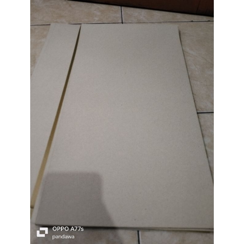 

10 pcs kertas karton/duplek ukuran 24x45