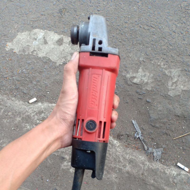 Gerinda maktec mt954 bekas