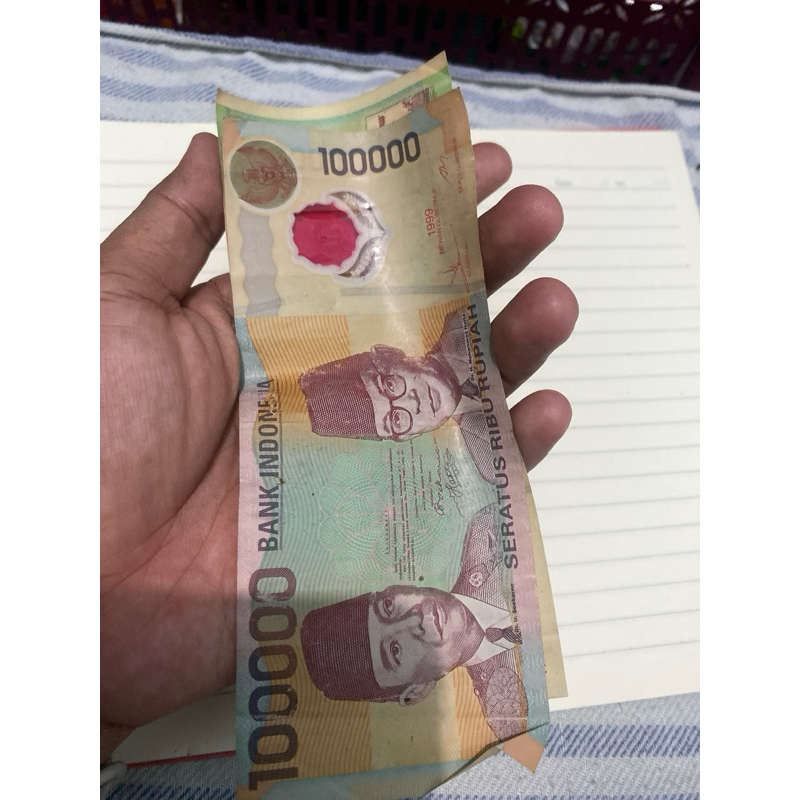 Uang Kuno 100 ribu Tahun 1999