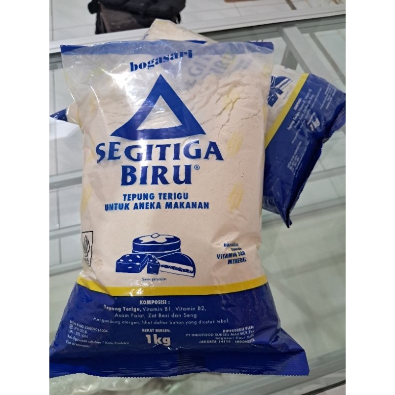 

Tepung Segitiga Biru Transparan Bahan Kue 1 kg