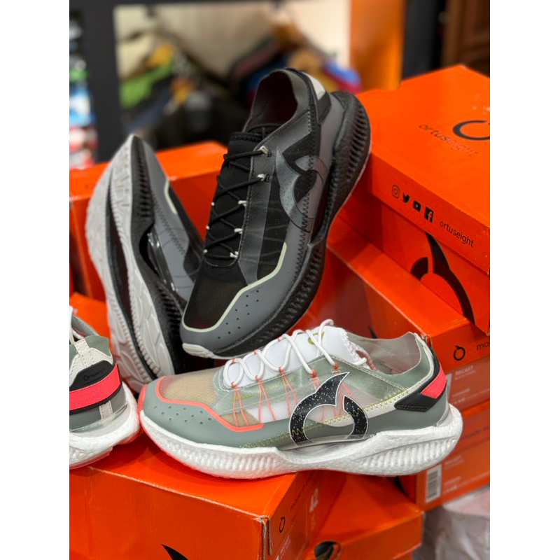 Sepatu running Ortus Reign